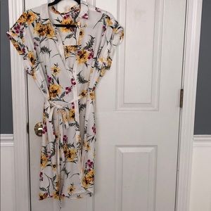 Never worn, Express floral dress, with a waist tie